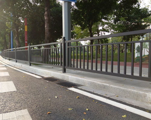 汕头工厂道路隔离栏与潮州小区人行道围栏 打造安全有序的场域屏障